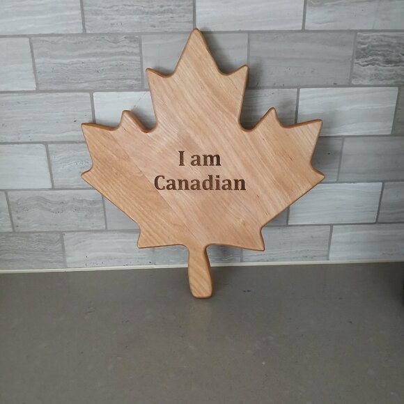 Charcuterie/Cutting Board in the shape of a maple leaf with "Keep Canada Great" - Picture 6 of 7